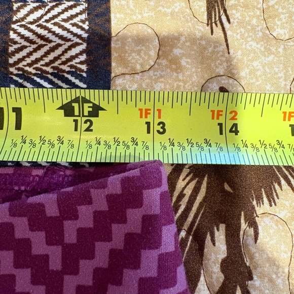 NIKE One Legend 2.0 Women's Zig-Zag Print Violet Eco-Friendly Capri Leggings S - Picture 9 of 11